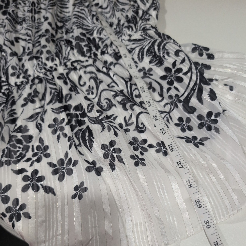 Savanna Jane Womens 1X Black White Floral Damask Metallic Halter Top New - Picture 9 of 10